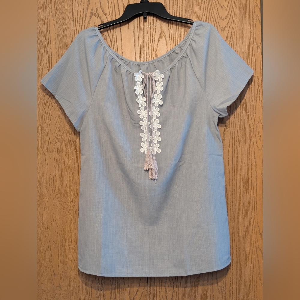 Elegant Gray & White Women's Top with Floral Detail